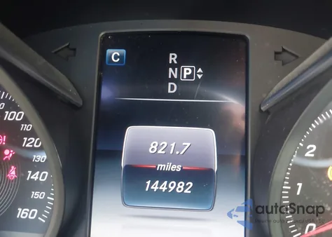 2015 Mercedes-Benz C 300 из США, поврежденный, VIN 55SWF4JB3FU082959